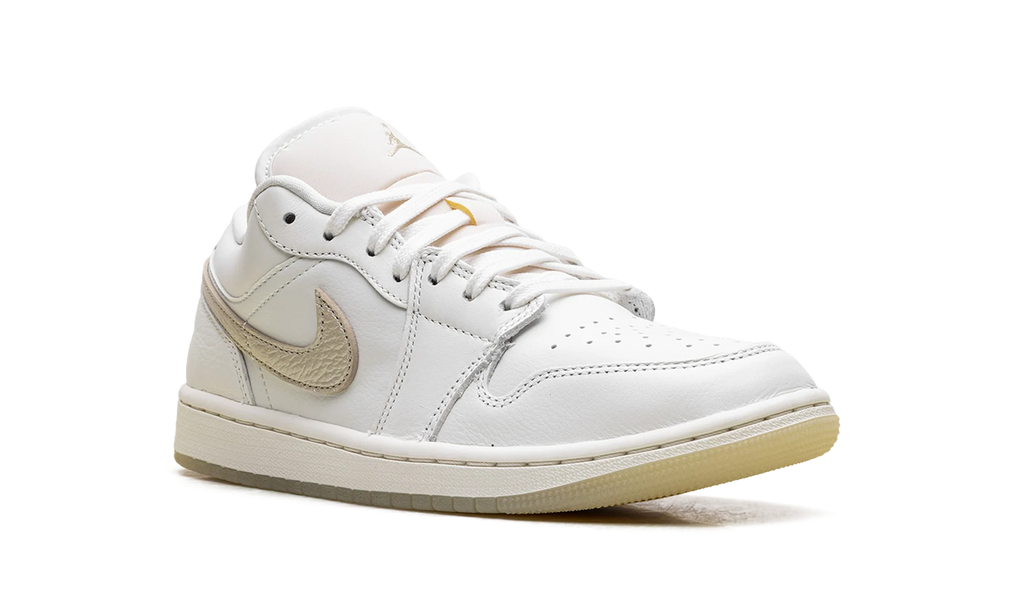 Jordan 1 Low SE WMNS "Metallic Team Gold" HV5157 100