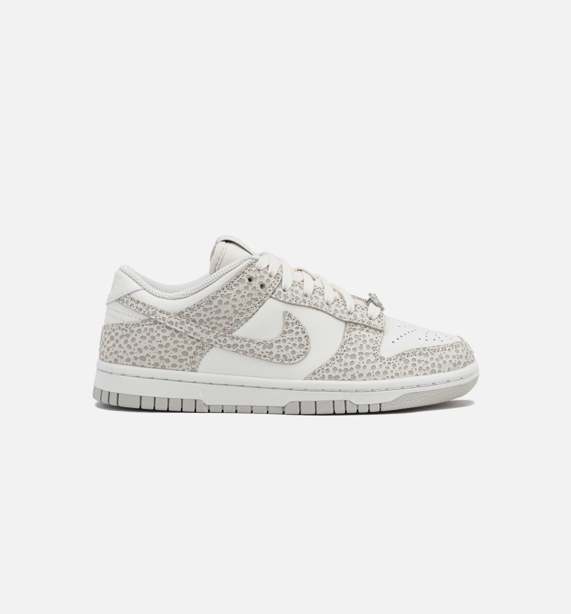 Dunk Low Safari Phantom Womens Lifestyle Shoe Phantom Summit White Photon Dust