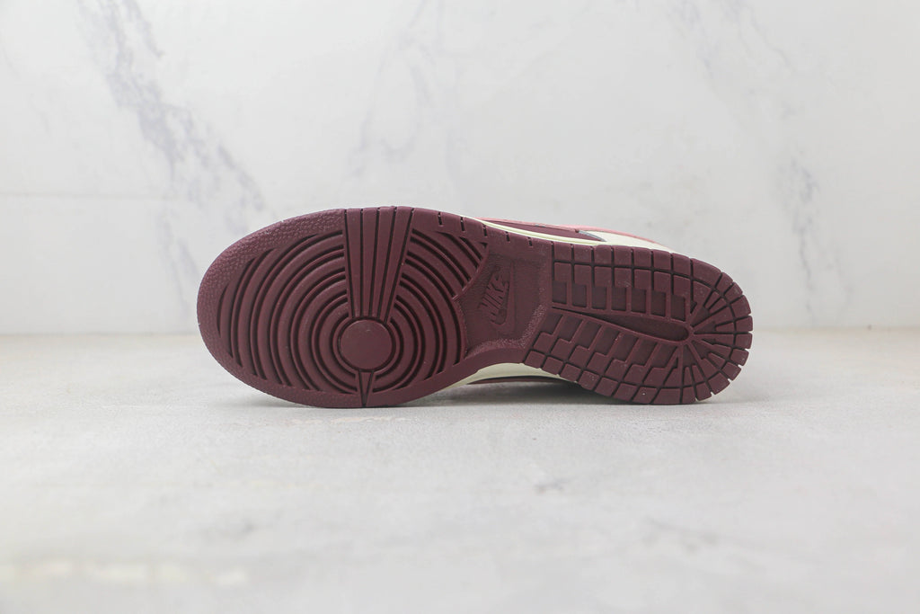 Nike Dunk Low Valentines Day