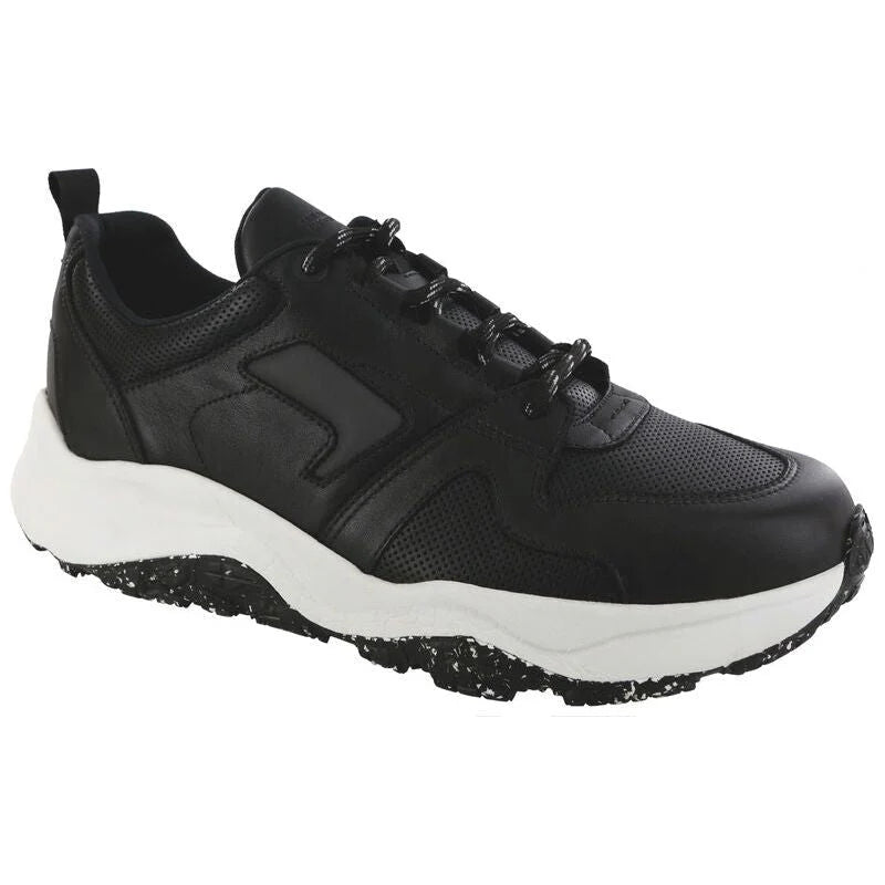 Men's Low Country-Y Lace Up Sneakers in Black Perf