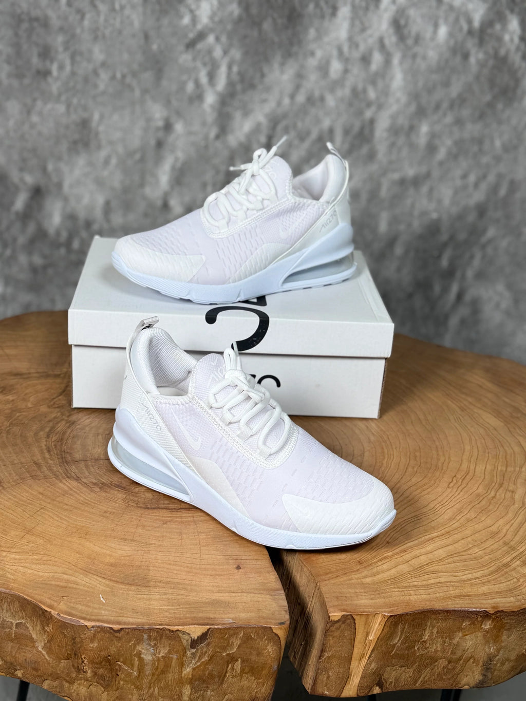 NIKE 270 MODEL