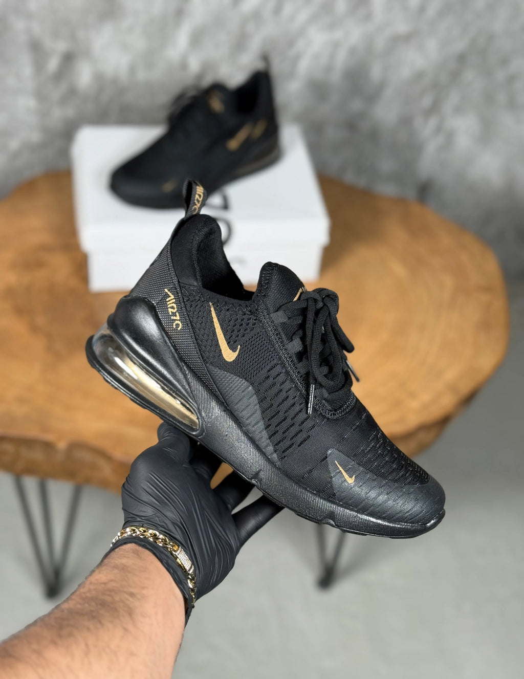 NIKE 270 MODEL