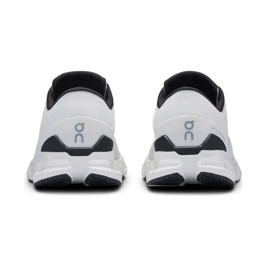 Women's Cloud X 4