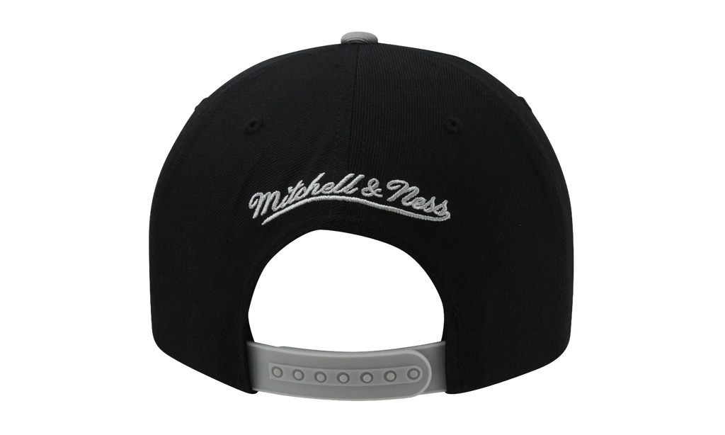 NBA XL Logo 2-Tone Snapback "San Antonio Spurs - Black" NM04ZMTC5SPURS