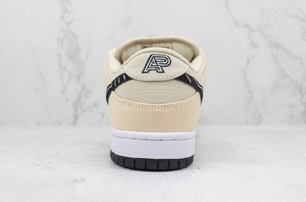 Nike SB Dunk Low Albino Preto Jiu Jitsu