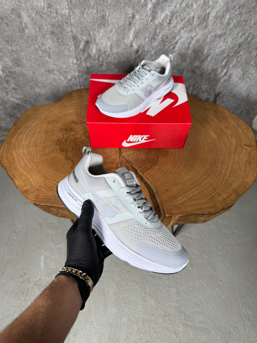 NIKE ZOOM PEGASUS MODEL