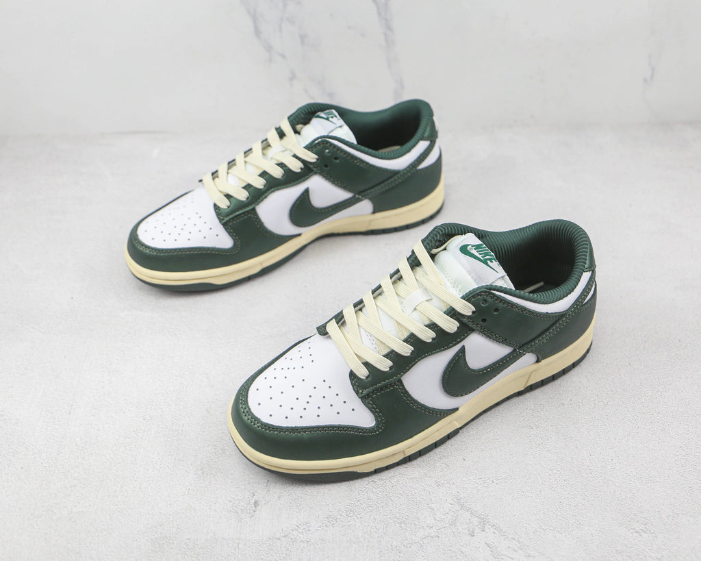 Nike Dunk Low Vintage Green W