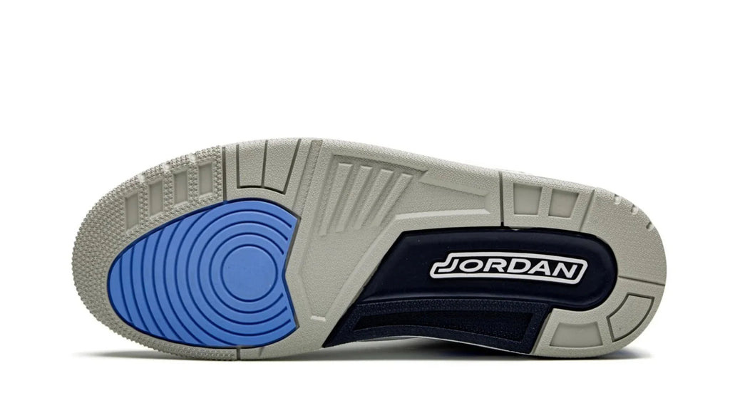 Air Jordan 3 Retro UNC
