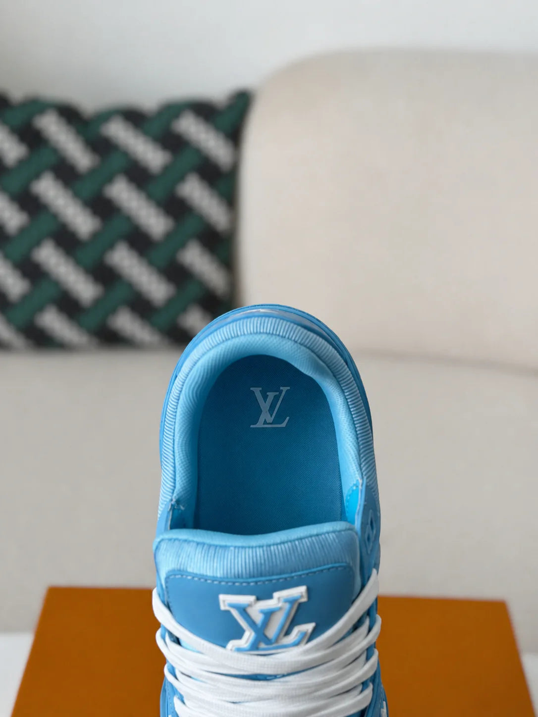 LV Trainer Blue
