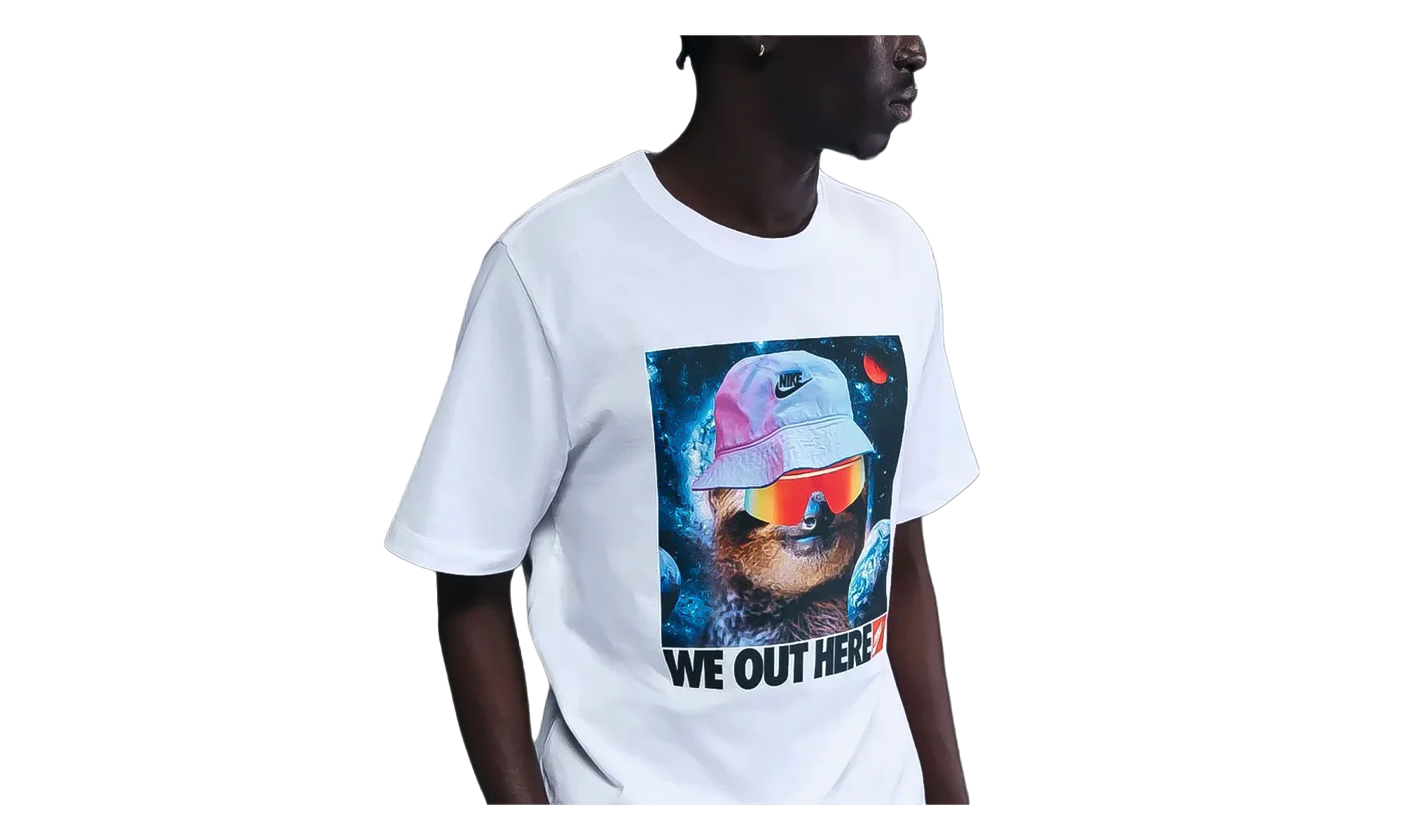 Sportswear Classic T‑Shirt "We Out Here" HJ0752 100