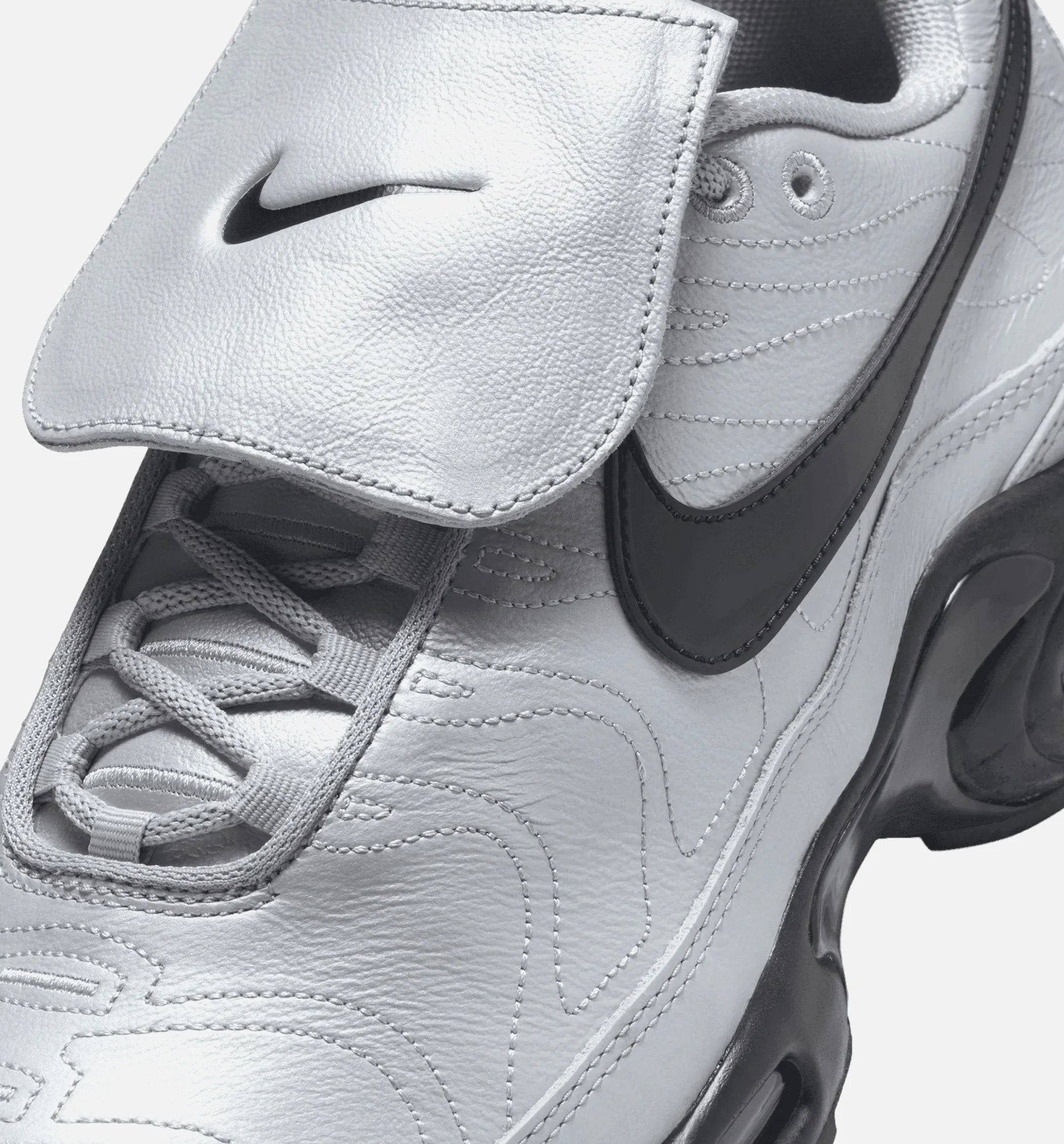 Air Max Plus TNPO Wolf Grey Mens Lifestyle Shoe Wolf Grey Metallic Silver Black