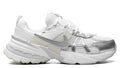 V2K Run Metallic Silver White (Women's)