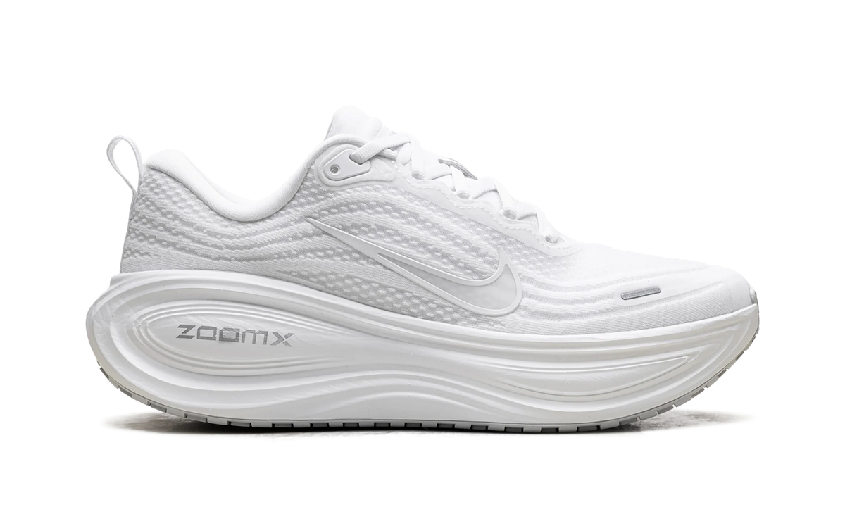 Vomero Plus WMNS"Triple White" HV8154 102