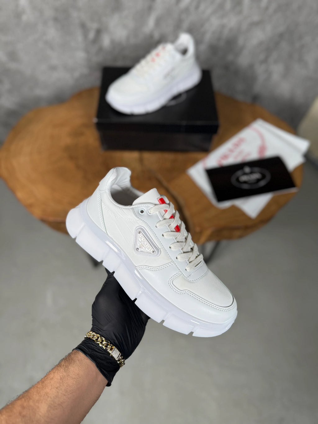 PRADA MODELİ