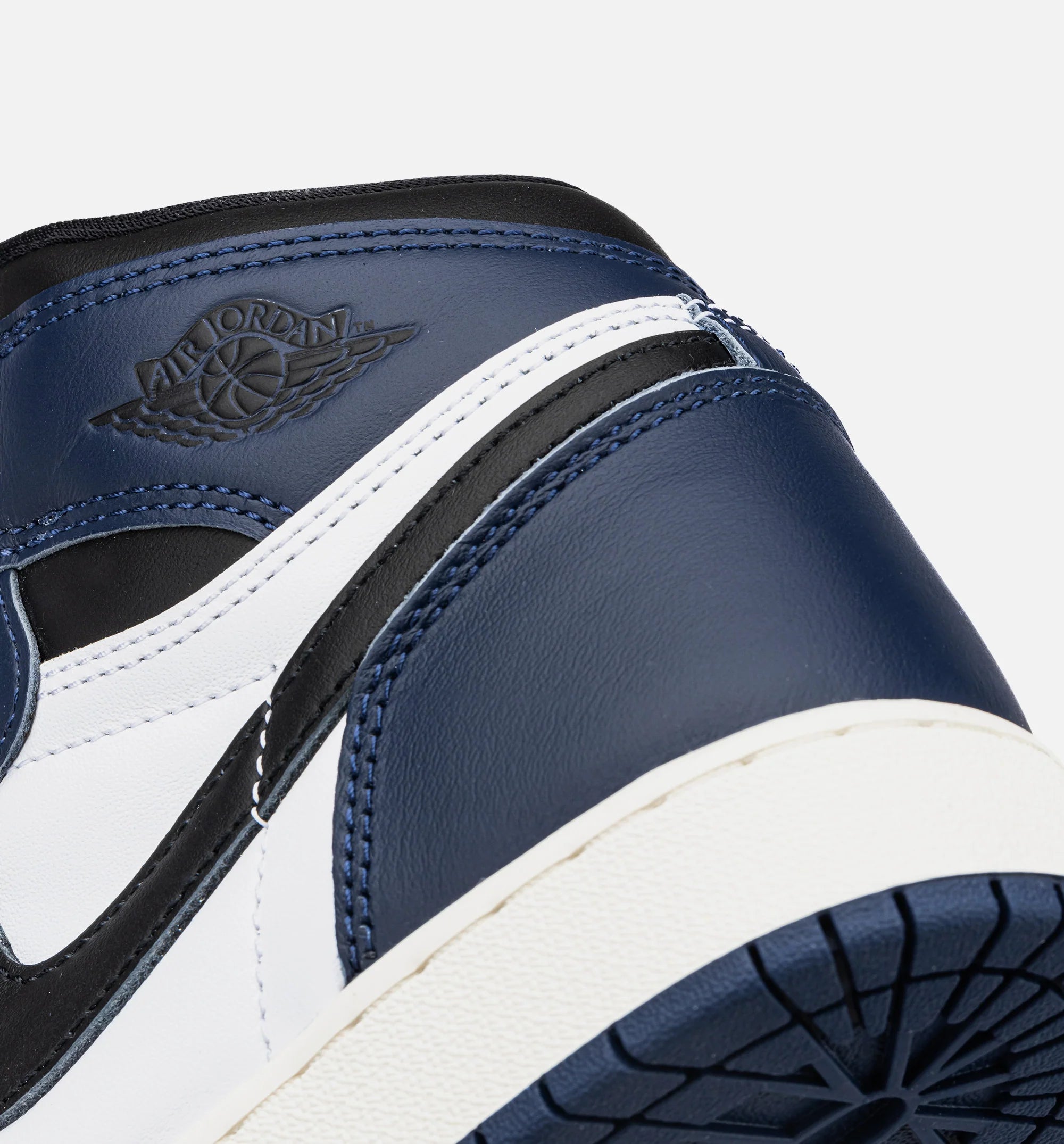 Air Jordan 1 Retro High OG Midnight Navy Grade School Lifestyle Shoe Midnight Navy White