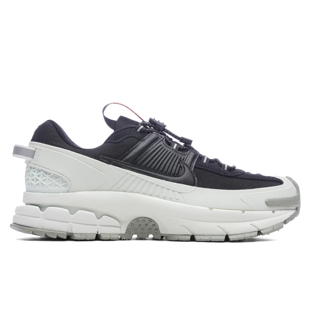 Zoom Vomero Roam Black Light Silver Jade Horizon