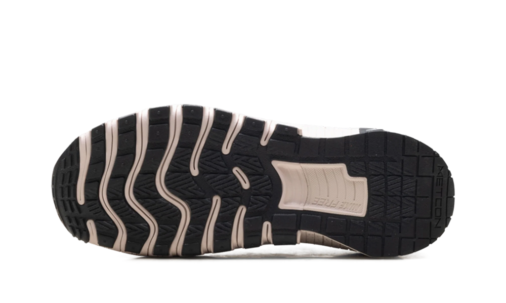 Free Metcon 6 SE WMNS "Black Silt Red" HV2017 001