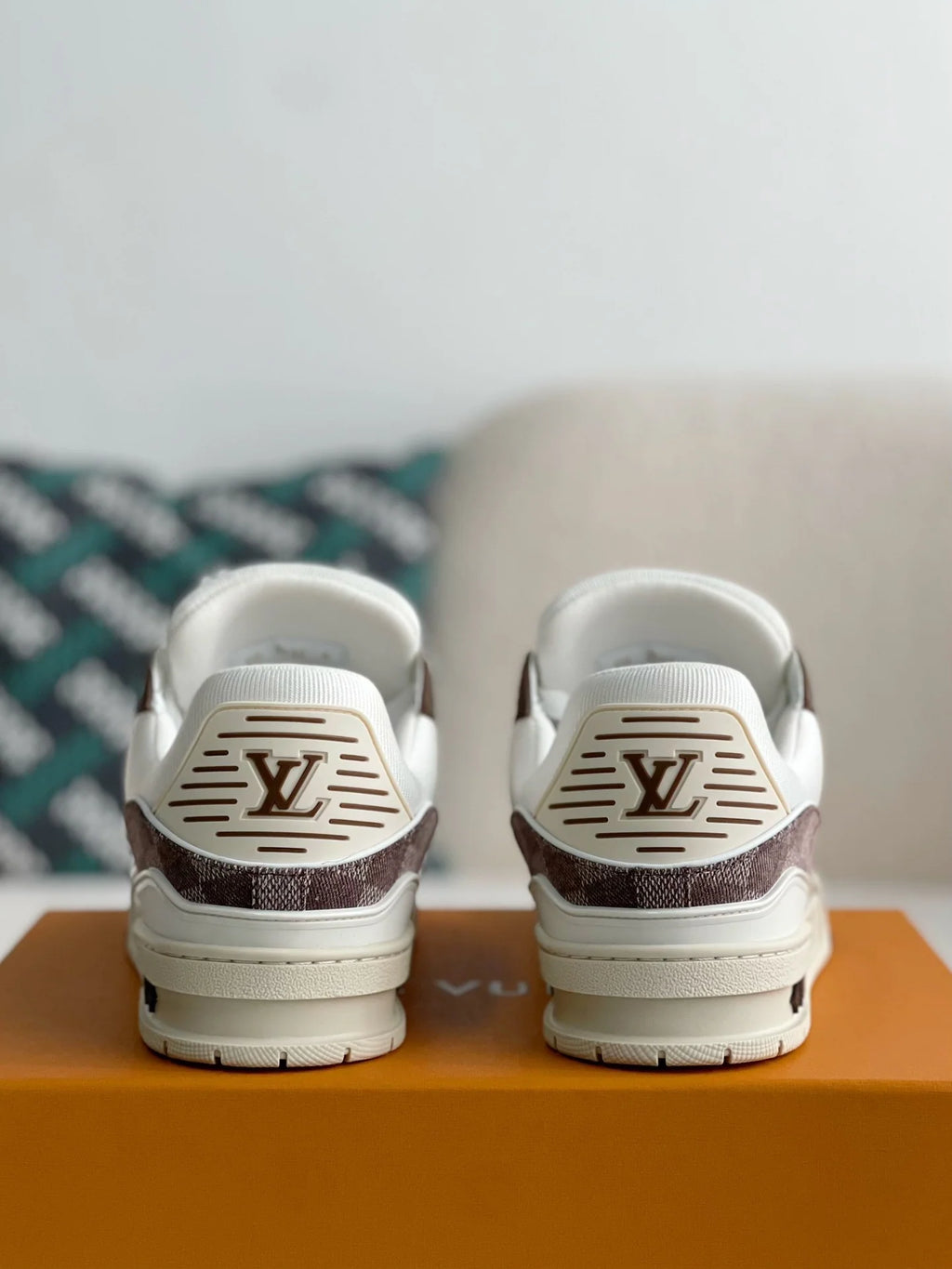 LV Trainer White Brown