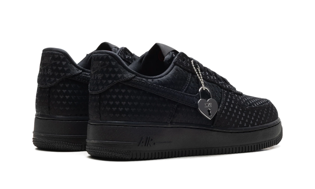 Air Force 1 Low WMNS "Valentine's Day - Triple Black" IQ9965 001