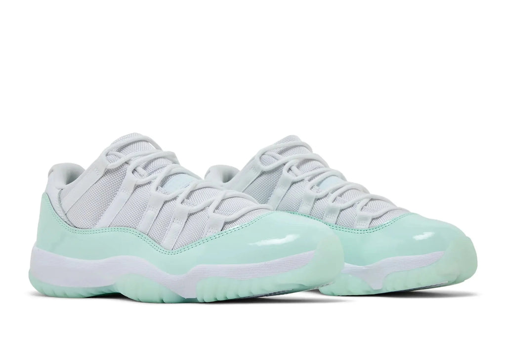 Wmns Jordan 11 Retro Low Igloo