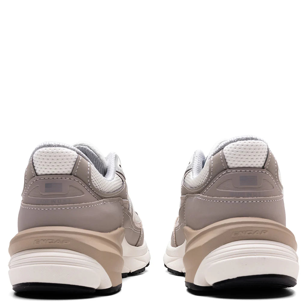 Made In USA 990V6 Light Mushroom Moonrock