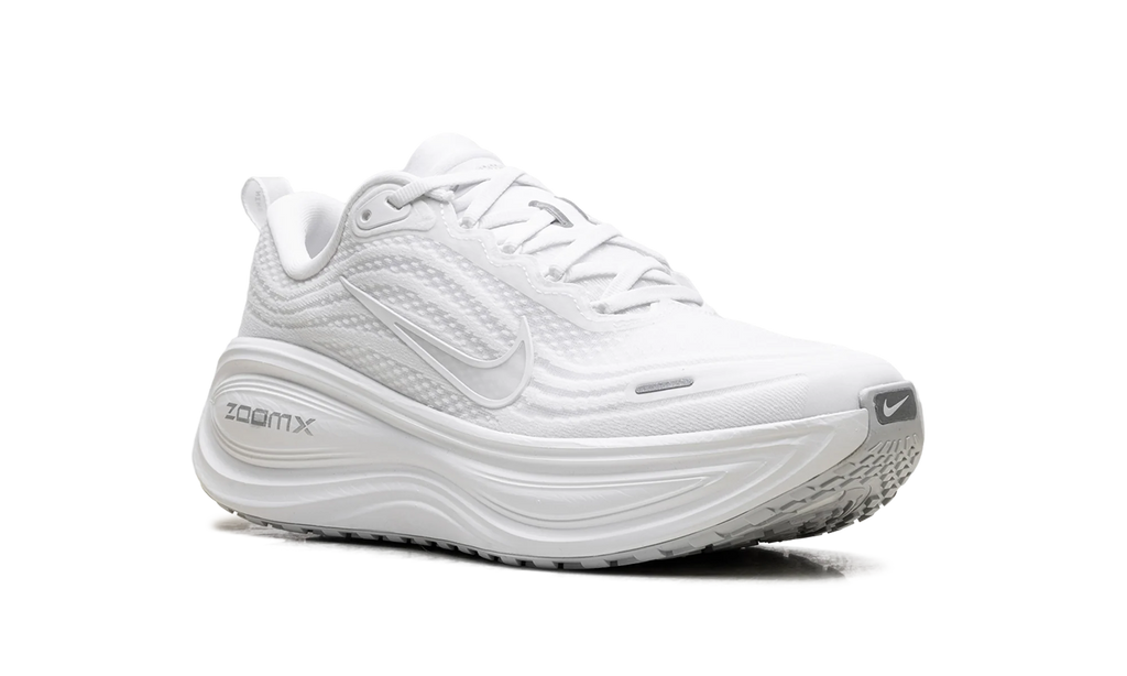 Vomero Plus WMNS"Triple White" HV8154 102