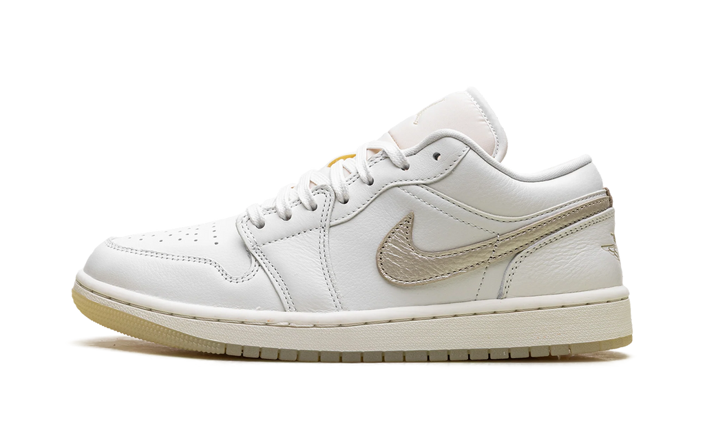 Jordan 1 Low SE WMNS "Metallic Team Gold" HV5157 100