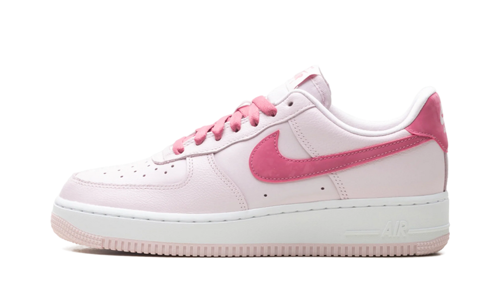 Air Force 1 Low WMNS "Valentine's Day (2026)" IO8755 600