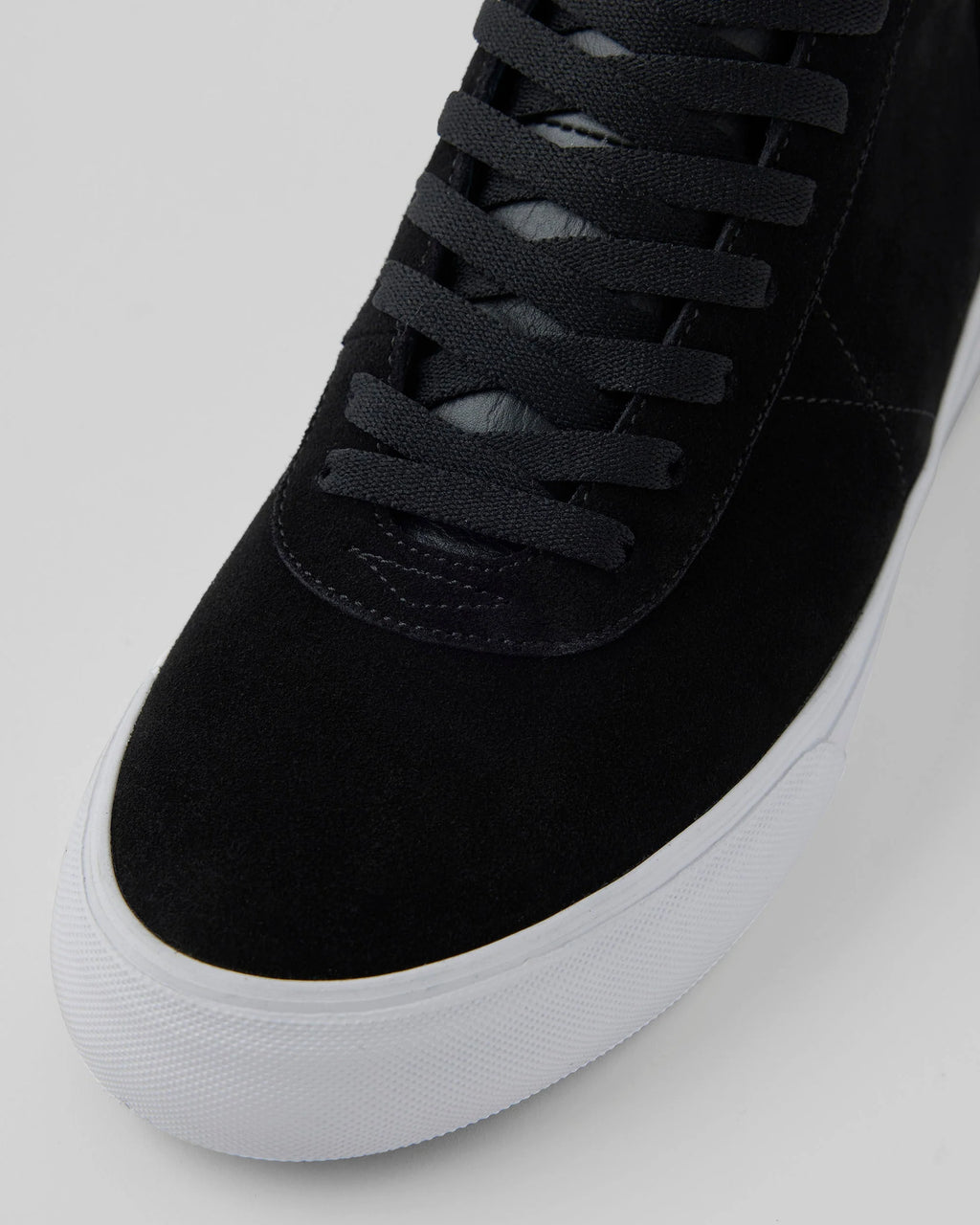 CHAPTER MID BLACK WHITE