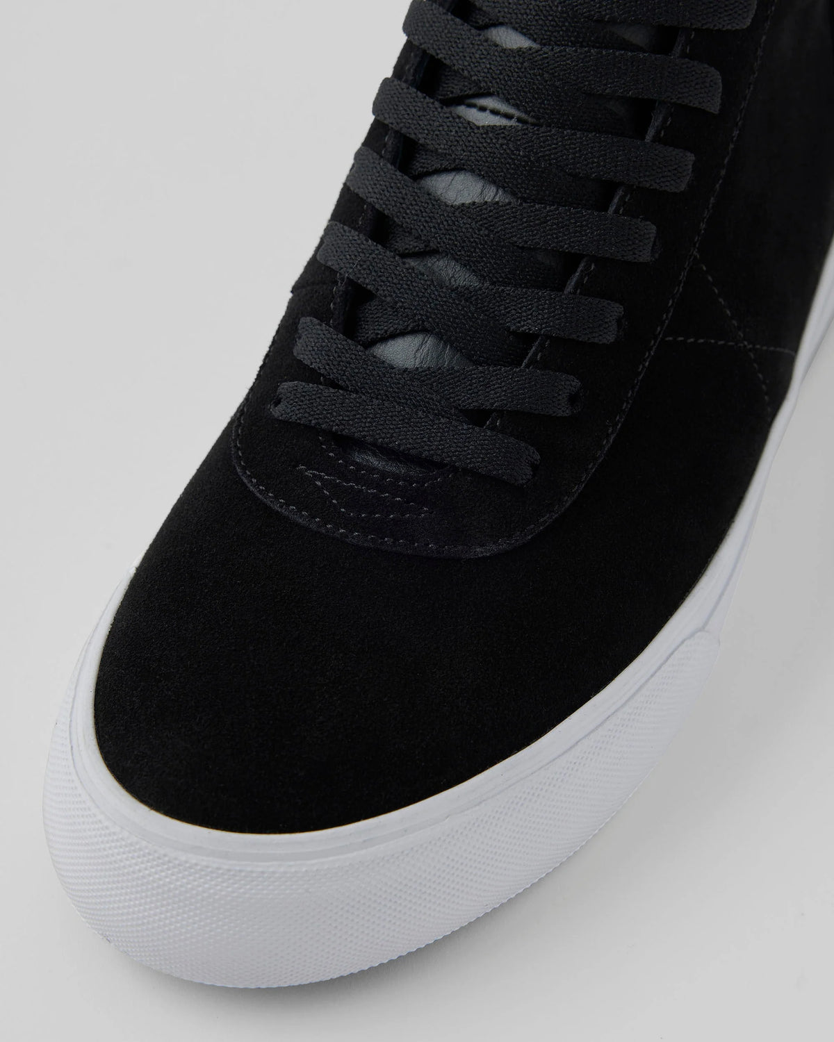 CHAPTER MID BLACK WHITE