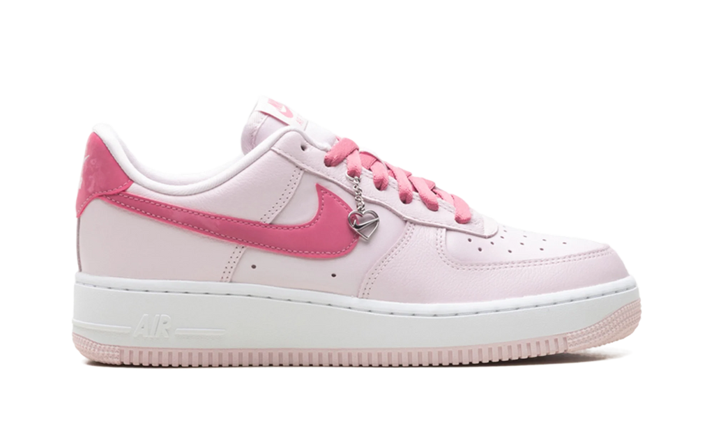 Air Force 1 Low WMNS "Valentine's Day (2026)" IO8755 600
