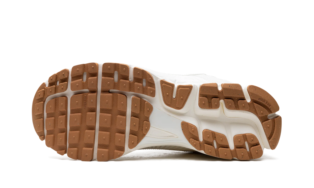 WMNS Zoom Vomero 5"SAIL GUM" HM5886 133