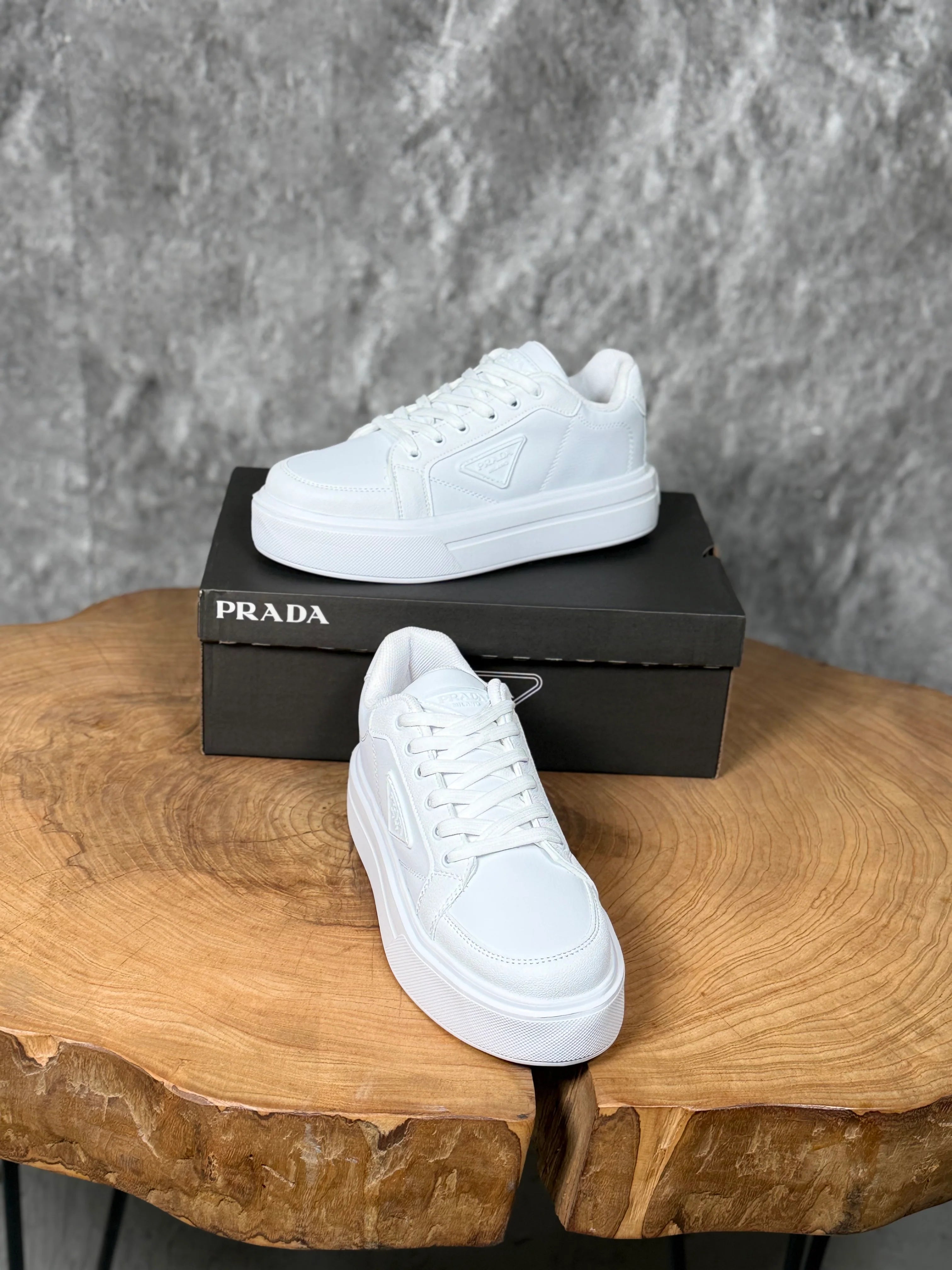 PRADA YENİ SEZON CASUAL