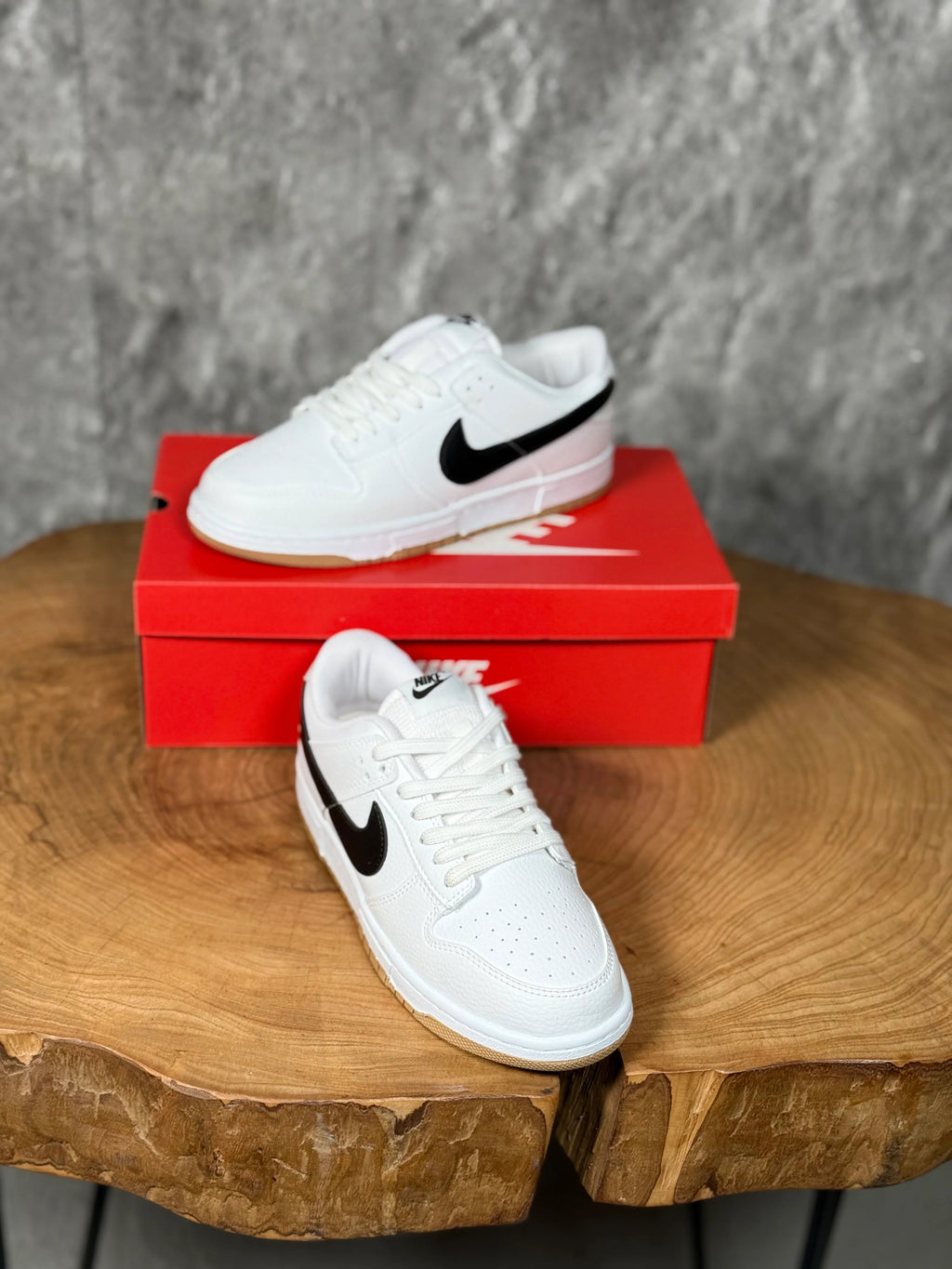NK DUNK LOW MODEL