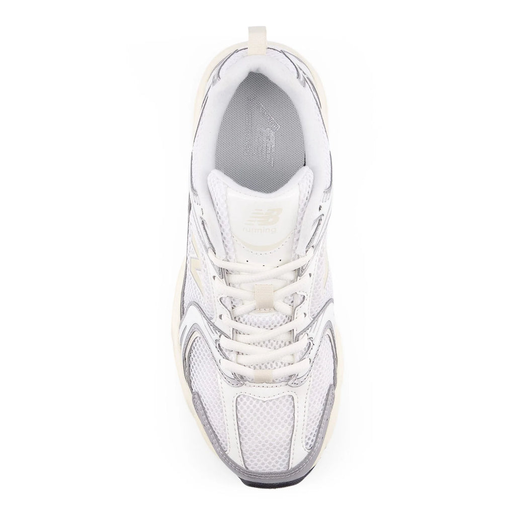 Unisex 530 in Silver Metallic with Linen