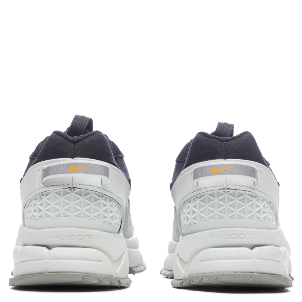 Zoom Vomero Roam Black Light Silver Jade Horizon