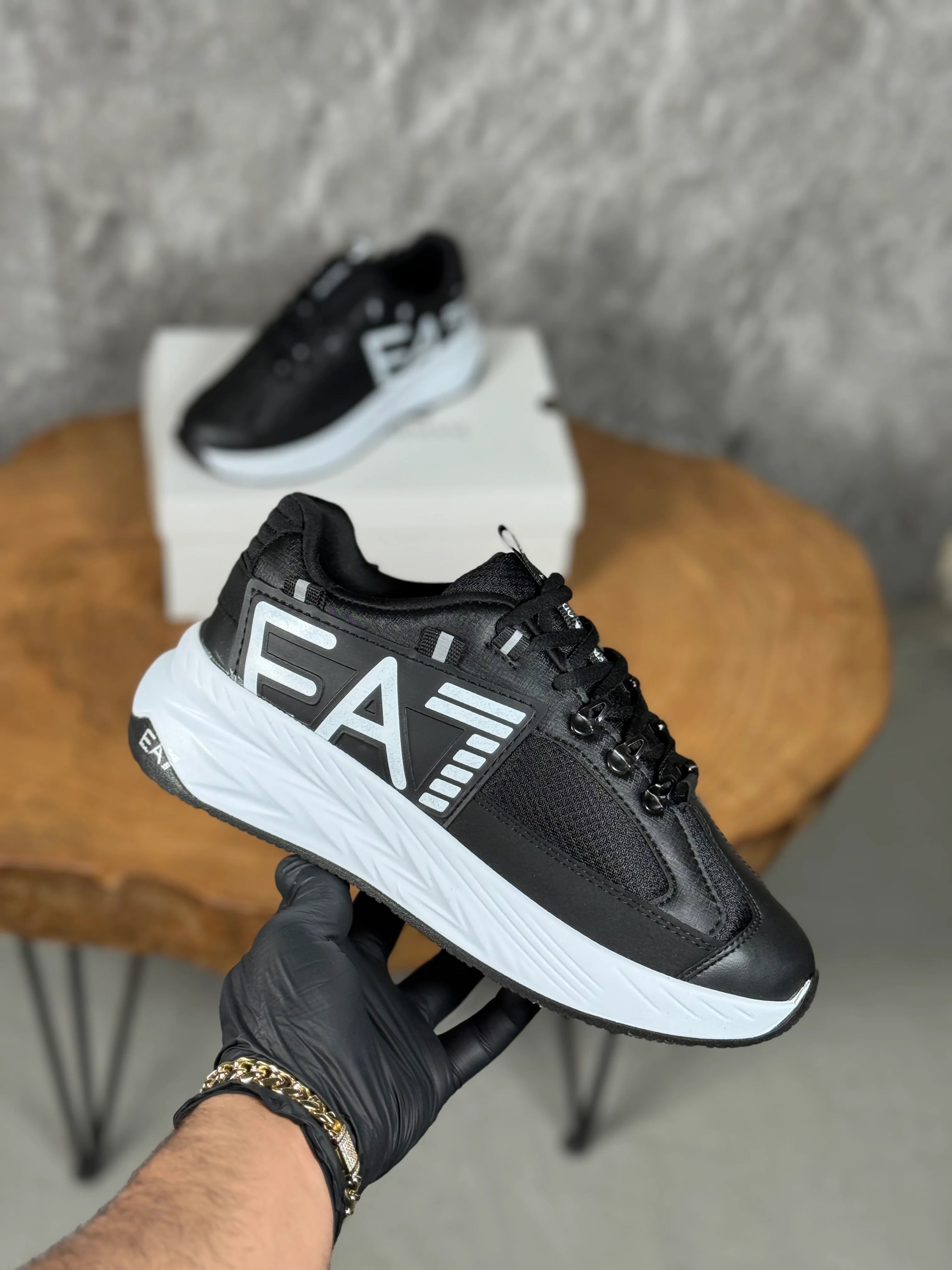 EA7 ARMANİ Modeli