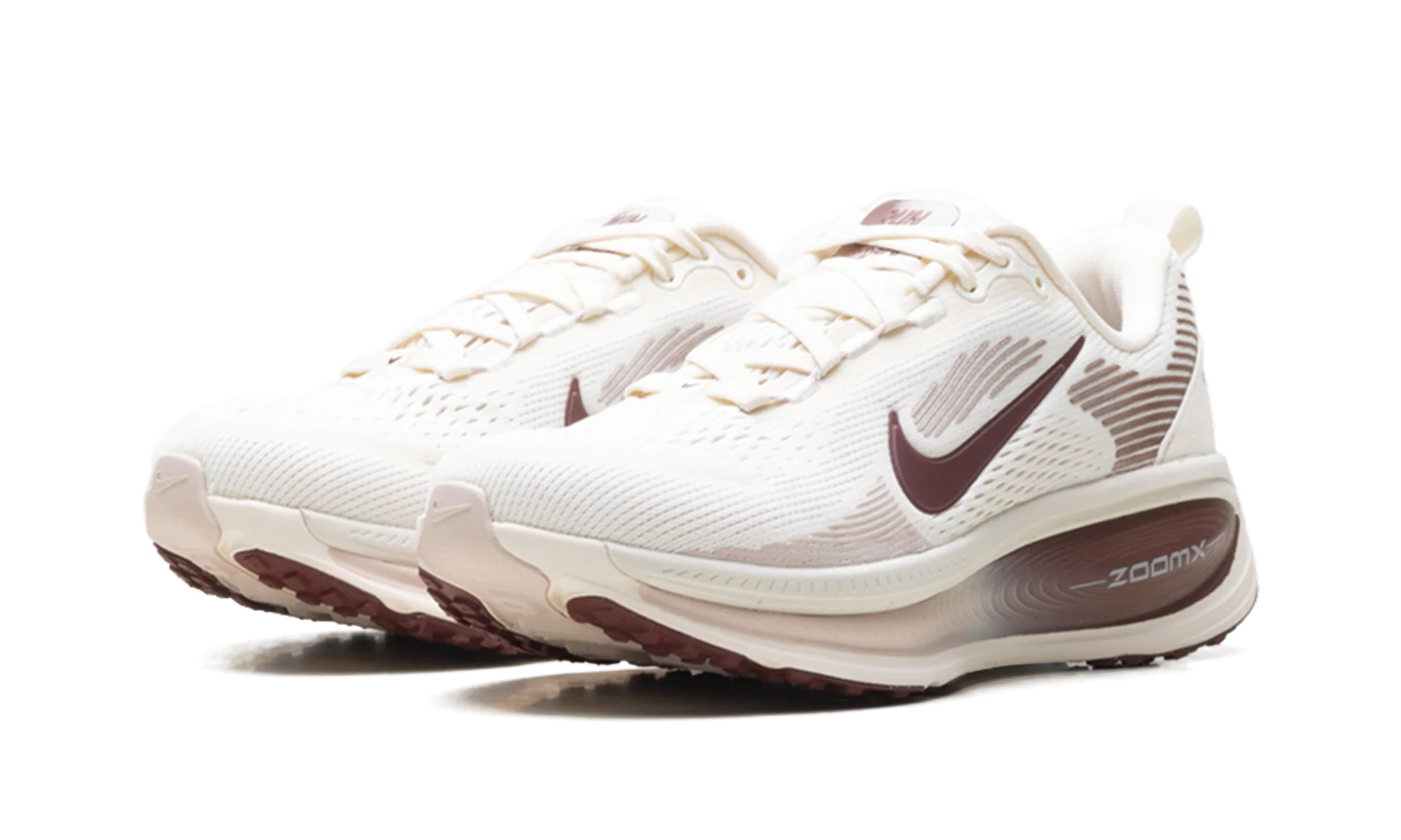 Vomero 18 WMNS"Pale Ivory Red Sepia Silt Red Dark Team Red" HM6804 108