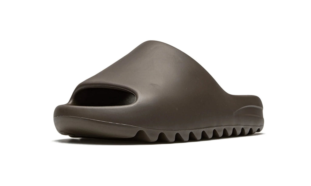 YEEZY SLIDE Soot 2021