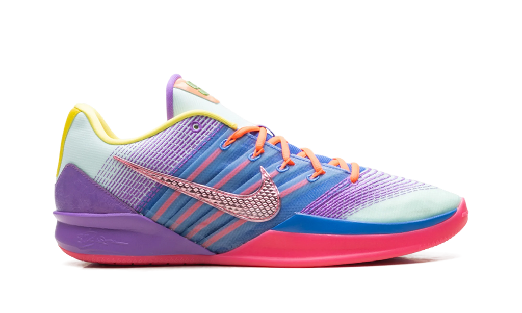 Sabrina 3 WMNS "What The" IO7845 300