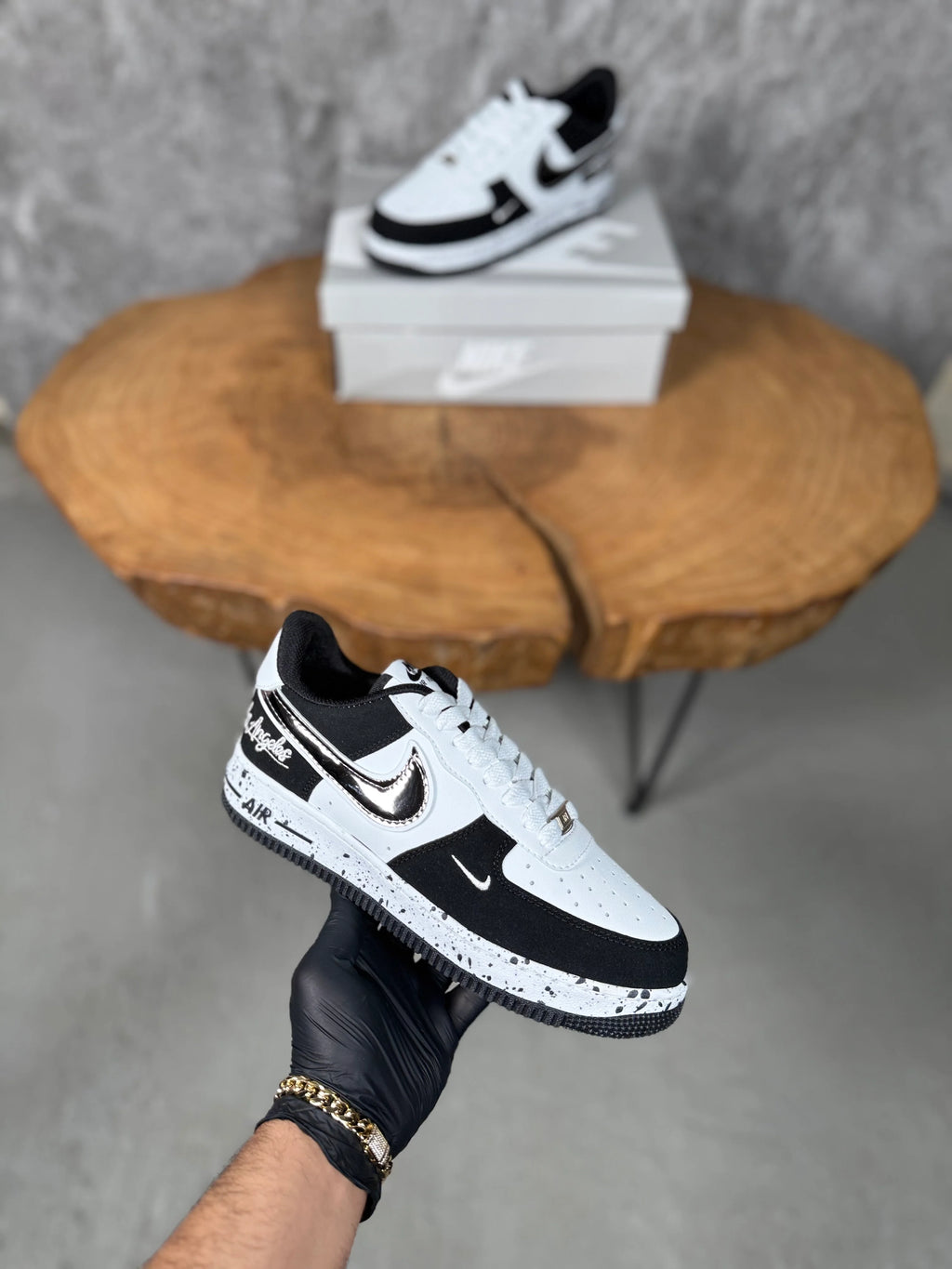 NIKE AIR LOSANGELES MODEL