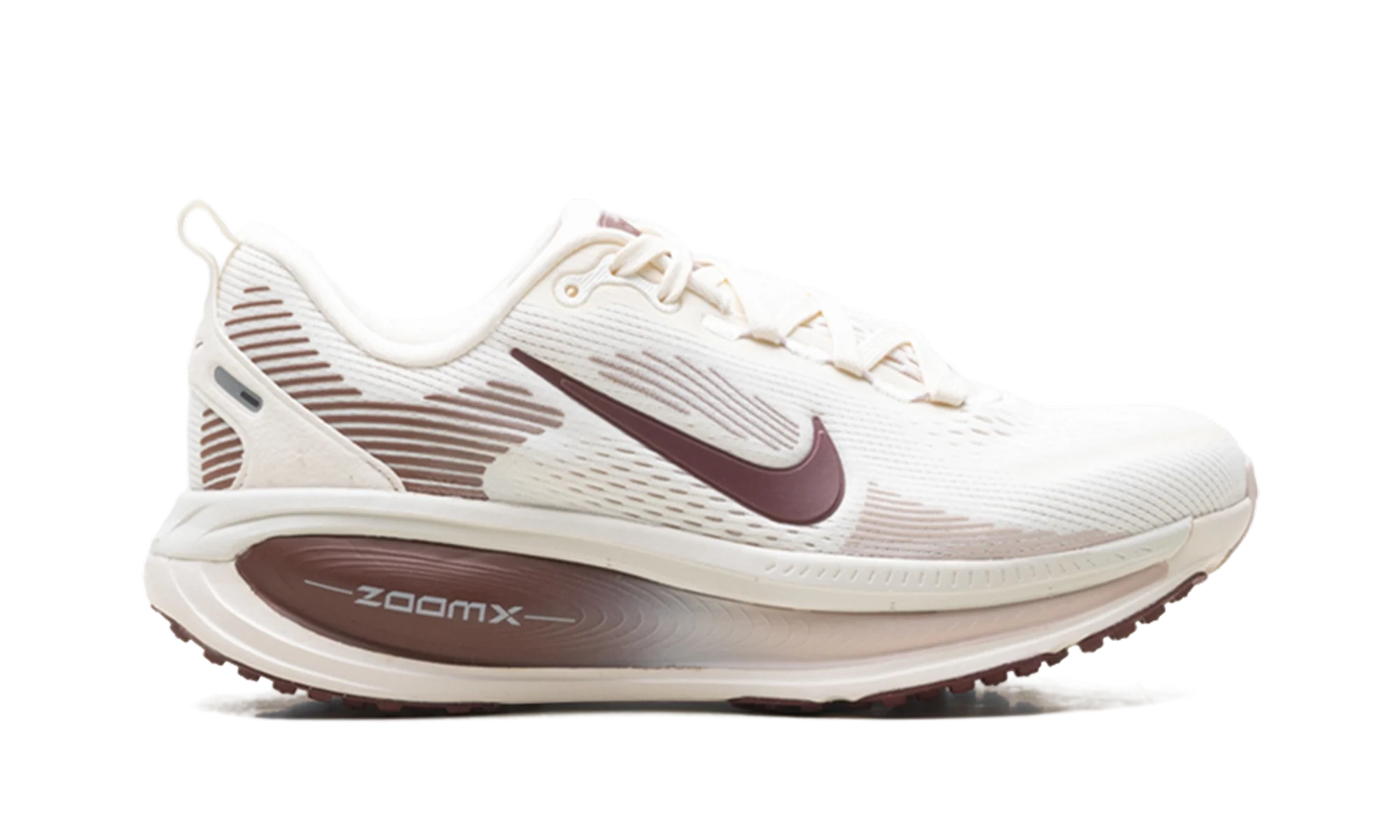 Vomero 18 WMNS"Pale Ivory Red Sepia Silt Red Dark Team Red" HM6804 108