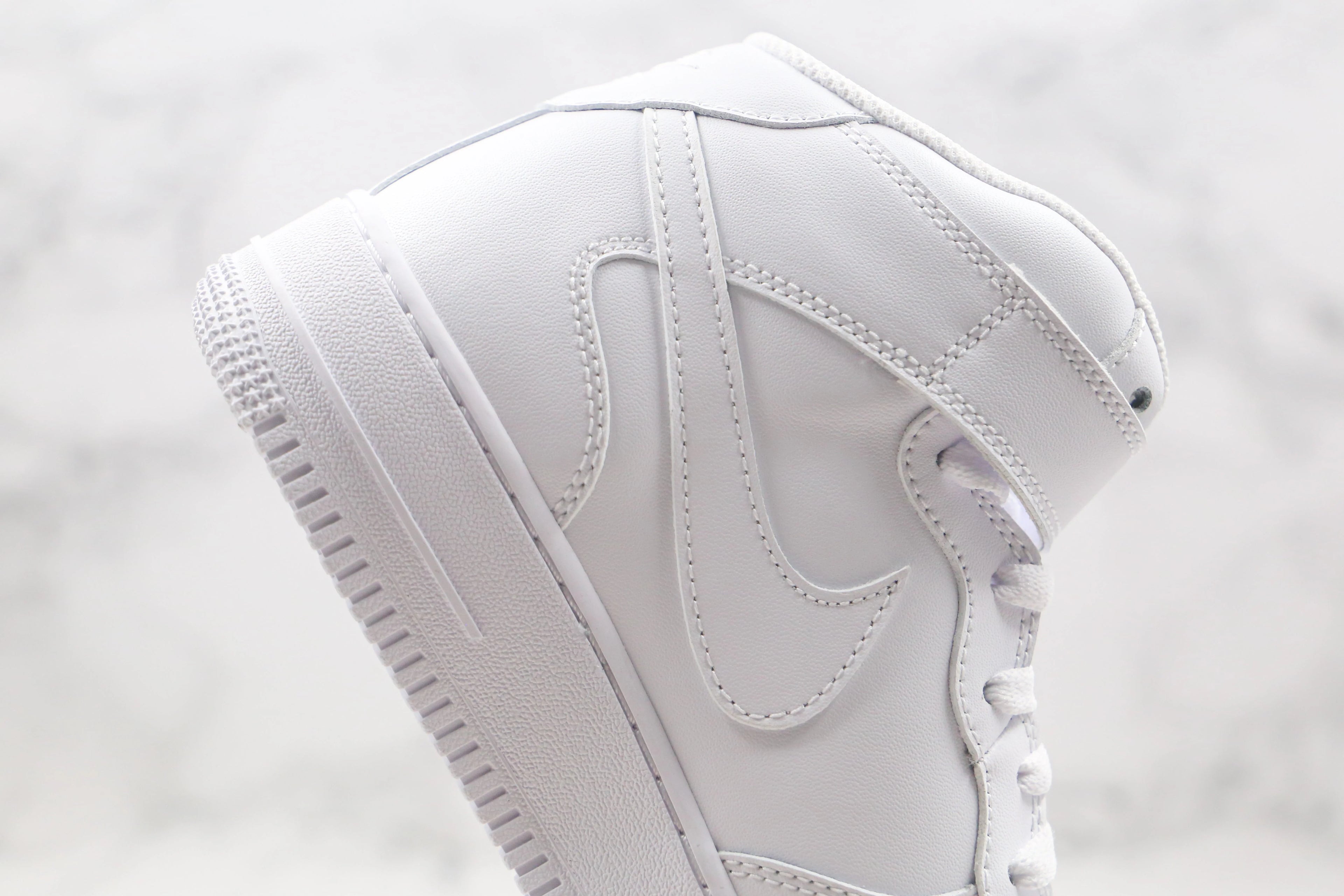 Nike Air Force 1 Mid White 07
