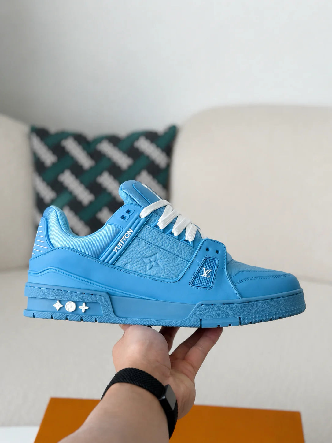 LV Trainer Blue