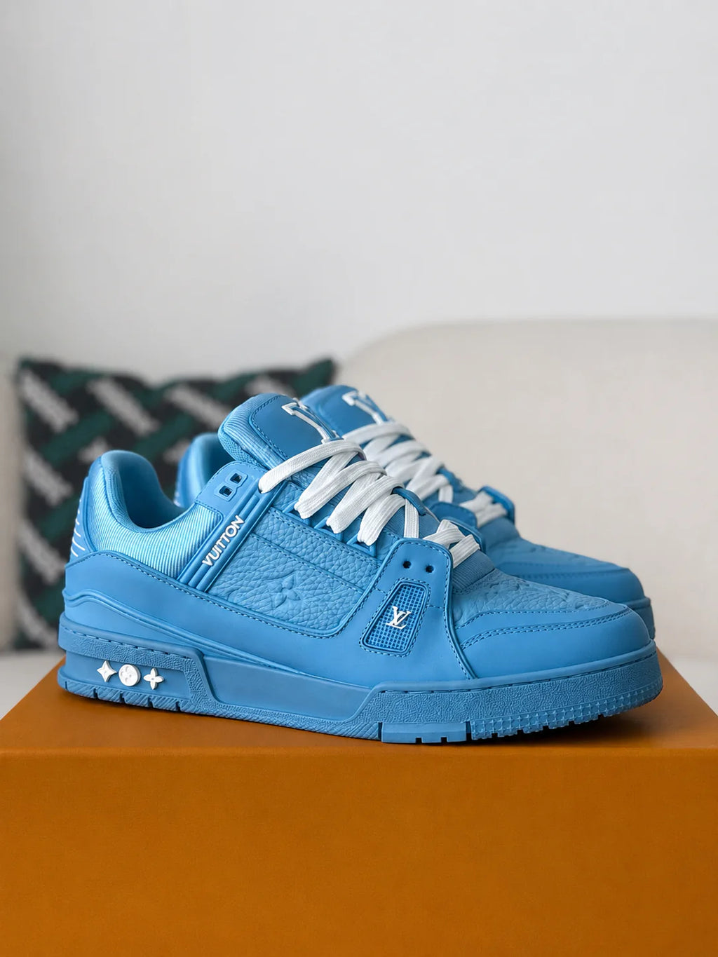 LV Trainer Blue