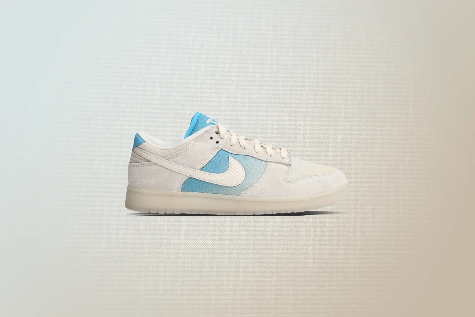 Dunk Low Retro SE Sail Pale Ivory Baltic Blue Glacier Blue