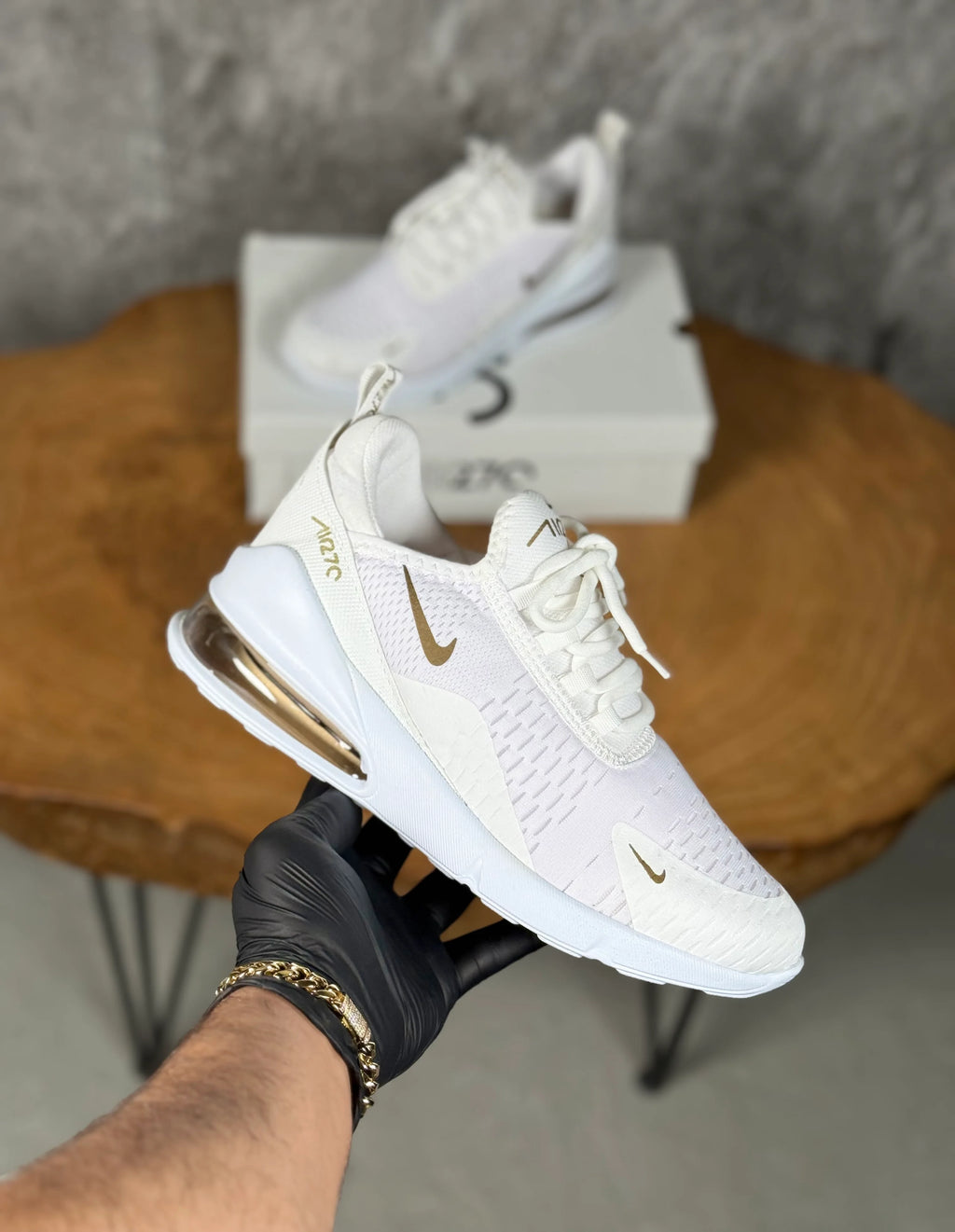 NIKE 270 MODEL