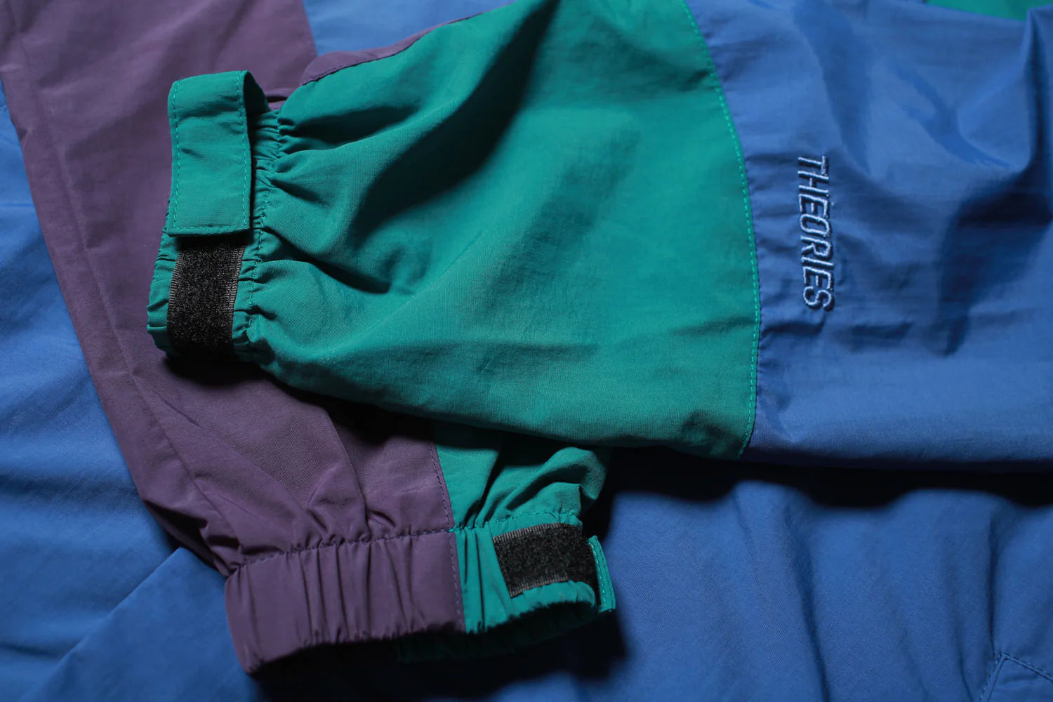 Theories Gale Shell Jacket Blue Green