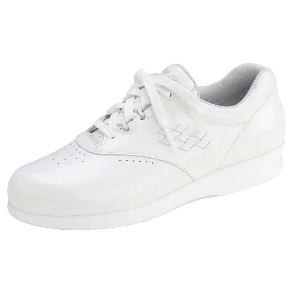 Women's Free Time Walking Shoe in White White