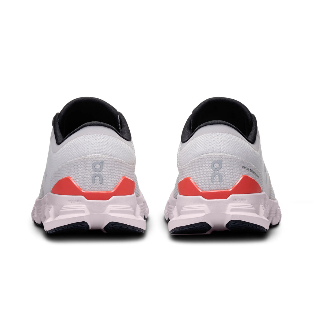 Women's Cloud X 4